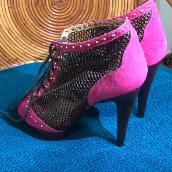 Designer N.Y.L.A., 6.5, Peep toe Pink Suede - Picture 1 of 3